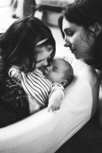 S&eacute;ance photo nouveau-n&eacute; grande soeur b&eacute;b&eacute; Rennes